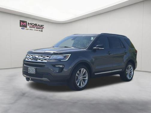 Magnetic Metallic 2018 Ford Explorer XLT