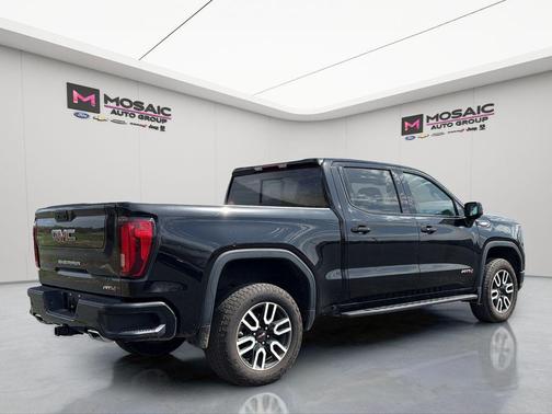 Onyx Black 2025 GMC Sierra 1500 AT4
