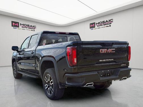 Onyx Black 2025 GMC Sierra 1500 AT4