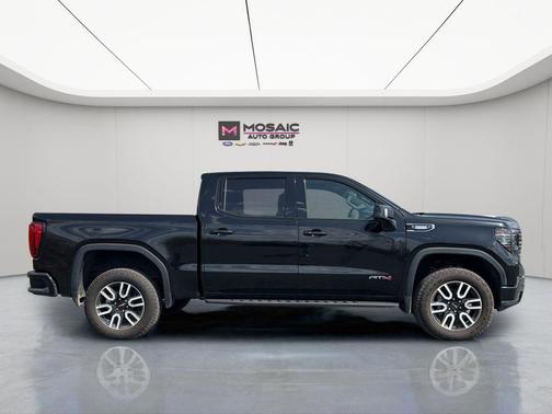 Onyx Black 2025 GMC Sierra 1500 AT4