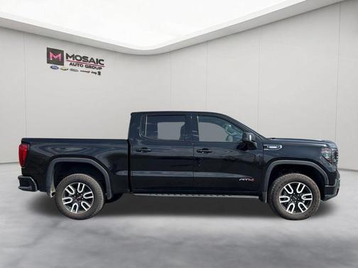 Onyx Black 2025 GMC Sierra 1500 AT4