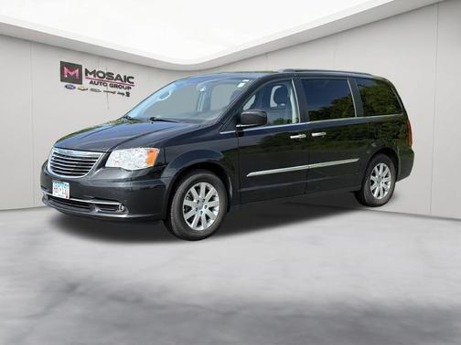 Brilliant Black Crystal Pearlcoat 2015 Chrysler Town & Country Touring