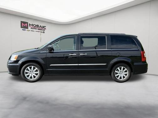 Brilliant Black Crystal Pearlcoat 2015 Chrysler Town & Country Touring