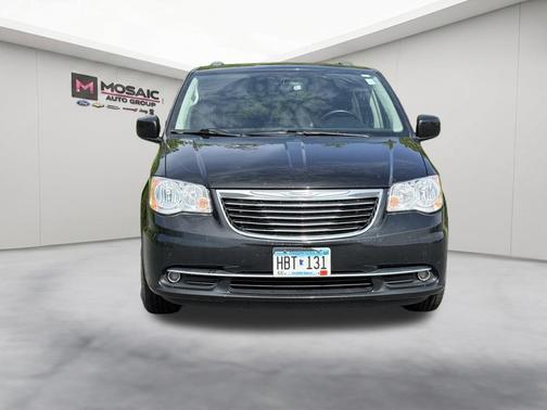 Brilliant Black Crystal Pearlcoat 2015 Chrysler Town & Country Touring