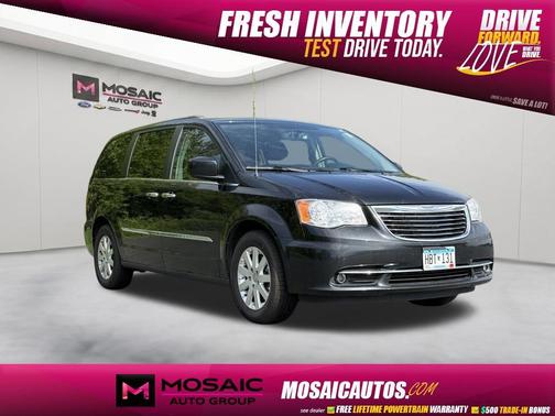 Brilliant Black Crystal Pearlcoat 2015 Chrysler Town & Country Touring