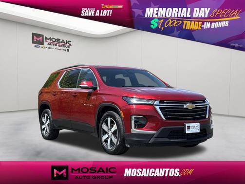 Radiant Red Tintcoat 2023 Chevrolet Traverse LT Leather