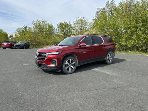 Radiant Red Tintcoat 2023 Chevrolet Traverse LT Leather