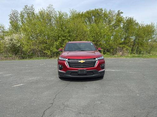Radiant Red Tintcoat 2023 Chevrolet Traverse LT Leather
