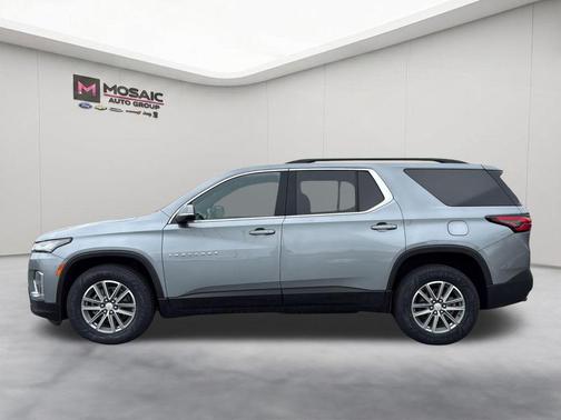Sterling Gray Metallic 2023 Chevrolet Traverse LT Cloth