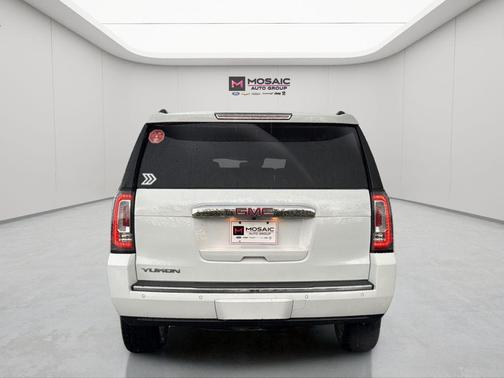 Summit White 2019 GMC Yukon Denali