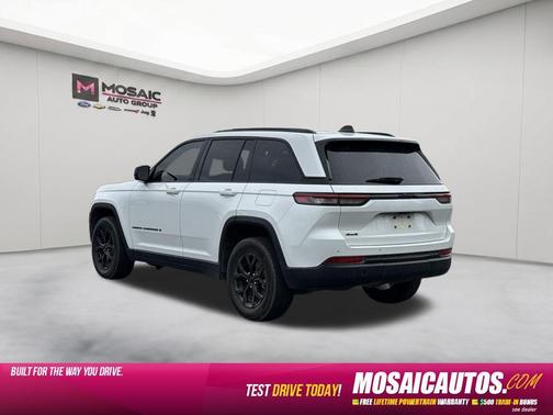 Bright White Clearcoat 2024 Jeep Grand Cherokee Altitude