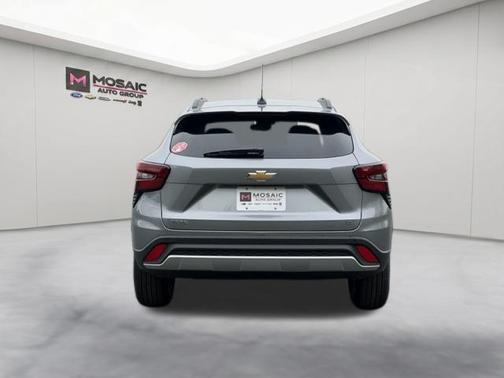 Sterling Gray Metallic 2026 Chevrolet Trax LT