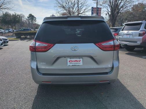 2019 Toyota Sienna XLE