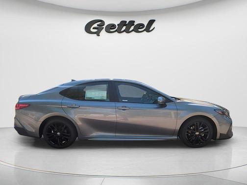 Metal 2026 Toyota Camry SE