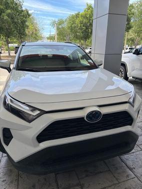 Ice 2024 Toyota RAV4 Hybrid XLE