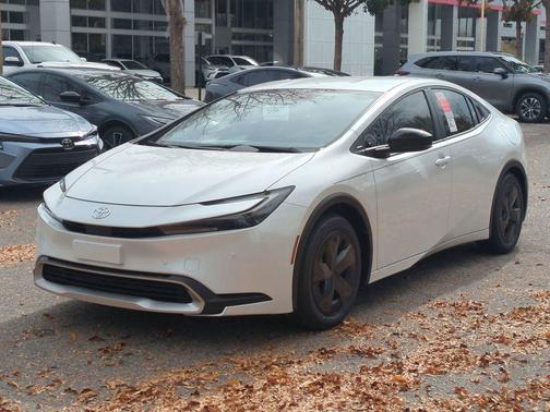 2026 Toyota Prius Plug-In Hybrid SE