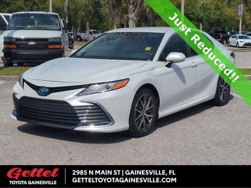 2023 Toyota Camry Hybrid XLE