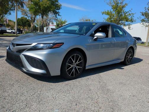 2023 Toyota Camry SE