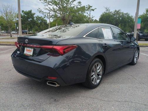2019 Toyota Avalon XLE