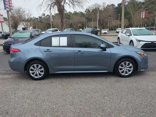 2025 Toyota Corolla Hybrid LE