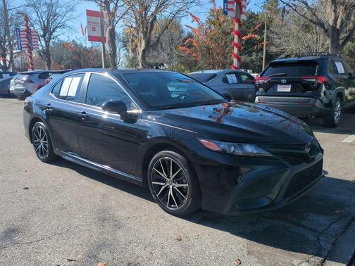 2024 Toyota Camry SE