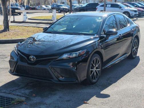 2024 Toyota Camry SE