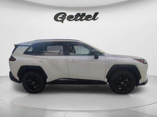 Ice 2026 Toyota RAV4 SE