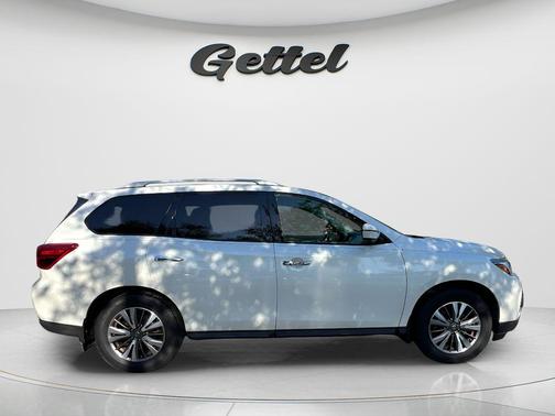 Pearl White 2017 Nissan Pathfinder SL