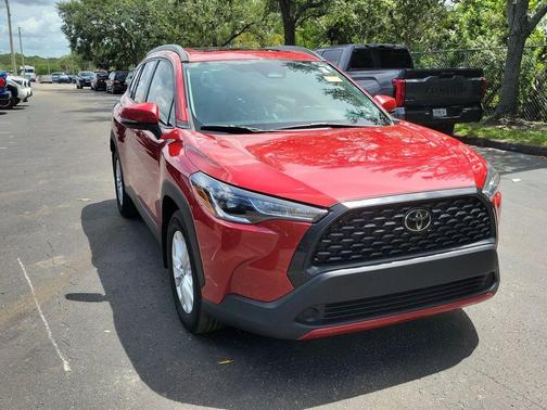 2024 Toyota Corolla Cross LE