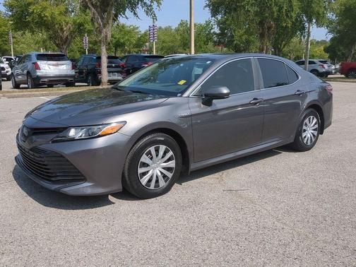 2019 Toyota Camry Hybrid LE