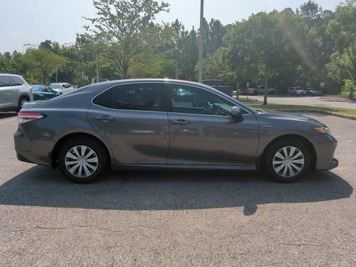 2019 Toyota Camry Hybrid LE