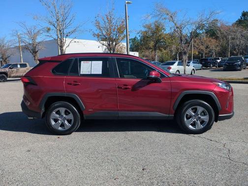 2022 Toyota RAV4 Hybrid LE