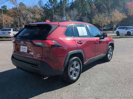2022 Toyota RAV4 Hybrid LE