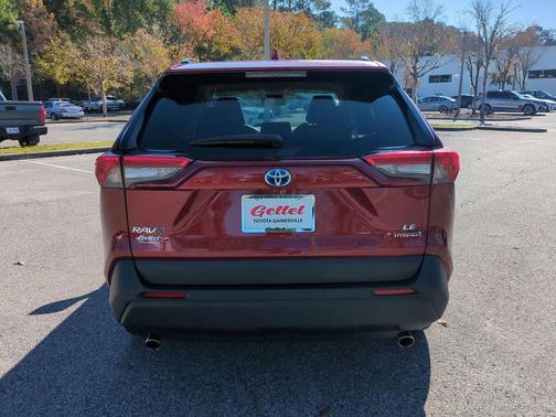 2022 Toyota RAV4 Hybrid LE