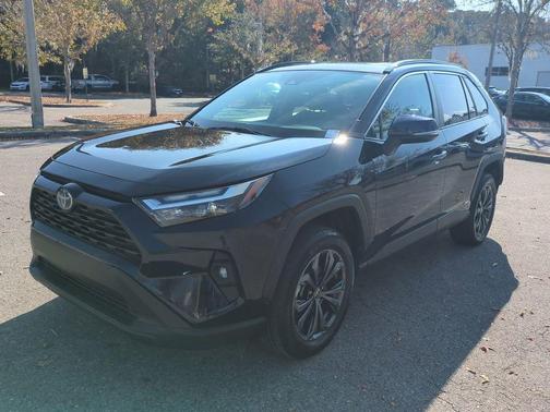 2022 Toyota RAV4 Hybrid XLE Premium