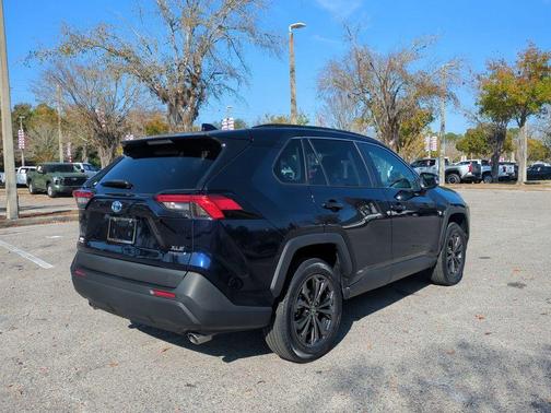 2022 Toyota RAV4 Hybrid XLE Premium