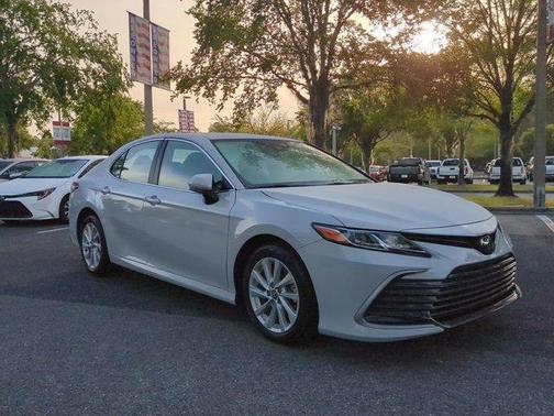 2022 Toyota Camry LE