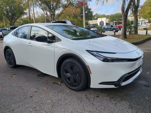 2026 Toyota Prius Plug-In Hybrid SE