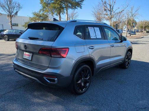 2024 Volkswagen Taos 1.5T SE
