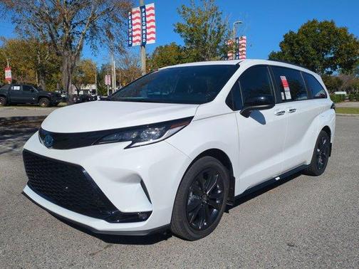 2025 Toyota Sienna XSE 7 Passenger