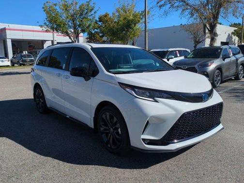 2025 Toyota Sienna XSE 7 Passenger