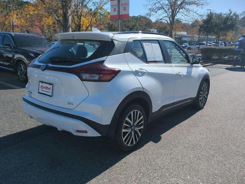 2021 Nissan Kicks SR