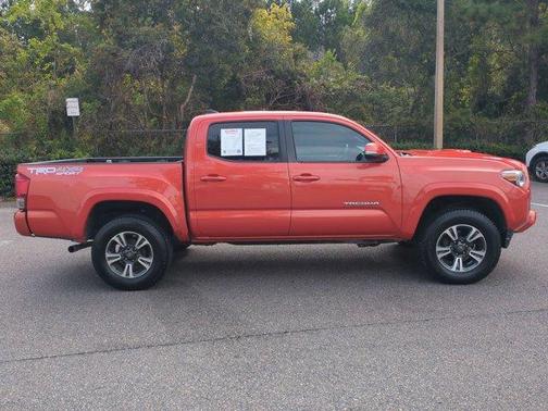 2017 Toyota Tacoma SR