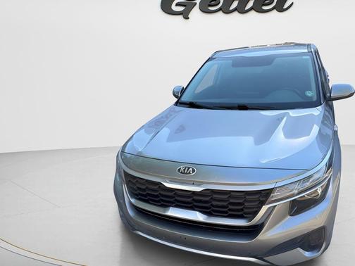 Steel Gray 2021 Kia Seltos LX