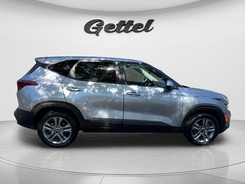 Steel Gray 2021 Kia Seltos LX