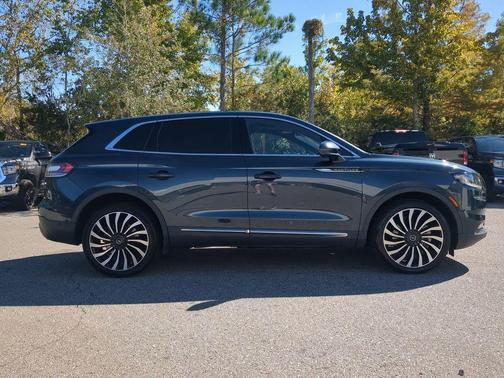 2022 Lincoln Nautilus Black Label