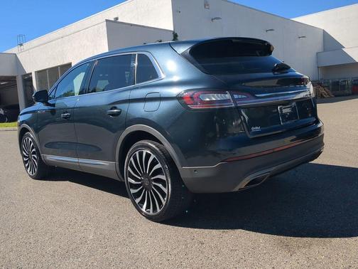 2022 Lincoln Nautilus Black Label