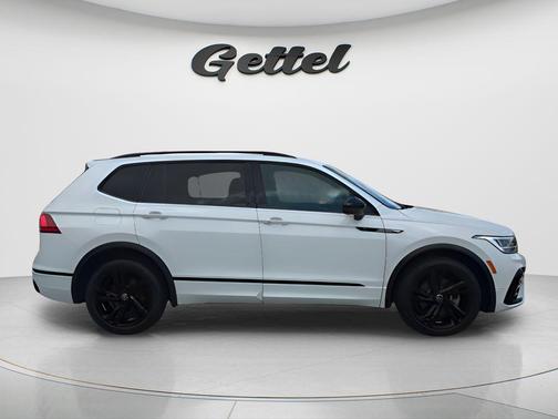 Opal White Pearl Effect 2023 Volkswagen Tiguan 2.0T SE R-Line Black