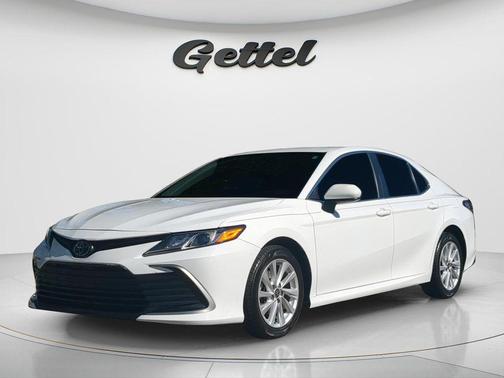 White 2022 Toyota Camry LE