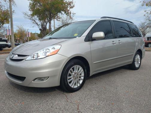 2010 Toyota Sienna XLE